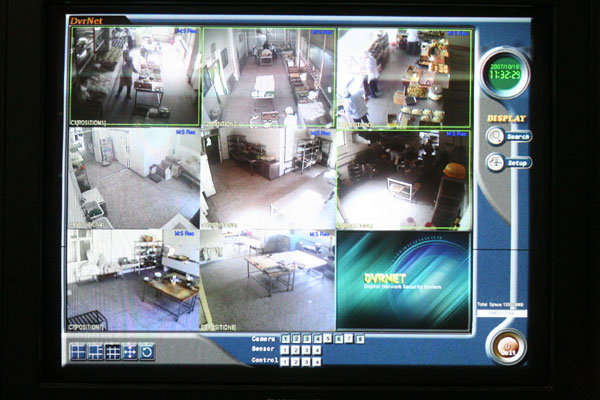 我校餐厅在全市中学食堂中首家安装监控系统