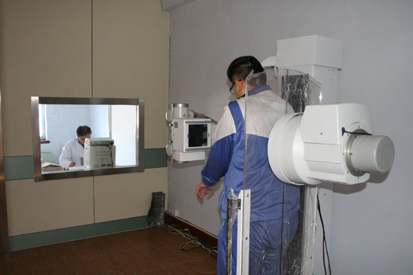 高考体检在校园