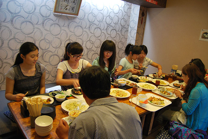 品尝美食